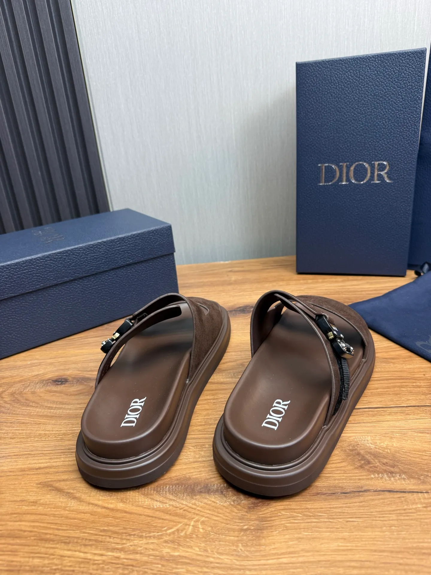 Men's shoes 300💰 Dior. Men's slippers🩴 Official website 1:1 production 38-45 size 45 46 🉑️Customized original material shipped✅